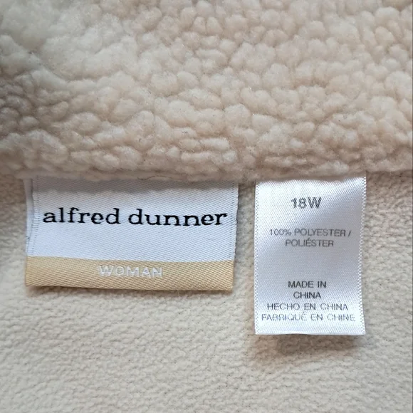 Women's Alfred Dunner faux suede, fleece lined coat! Sz. 18W - Picture 4 of 4